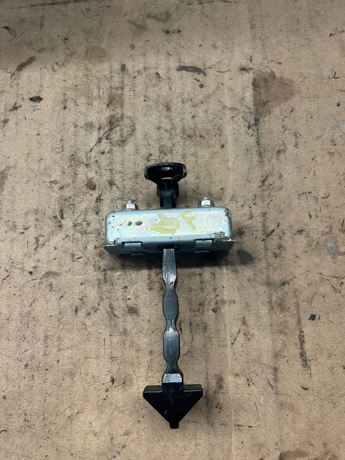 Mazda 6 TS2 Mk2 2008 Estate 2.0 P - NS Front Check Strap Hinge Stop