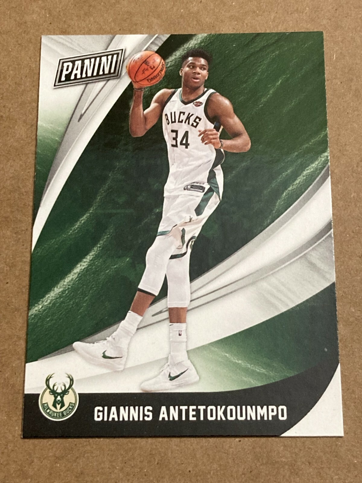 GIANNIS ANTETOKOUNMPO 2018 Panini Black Friday #4