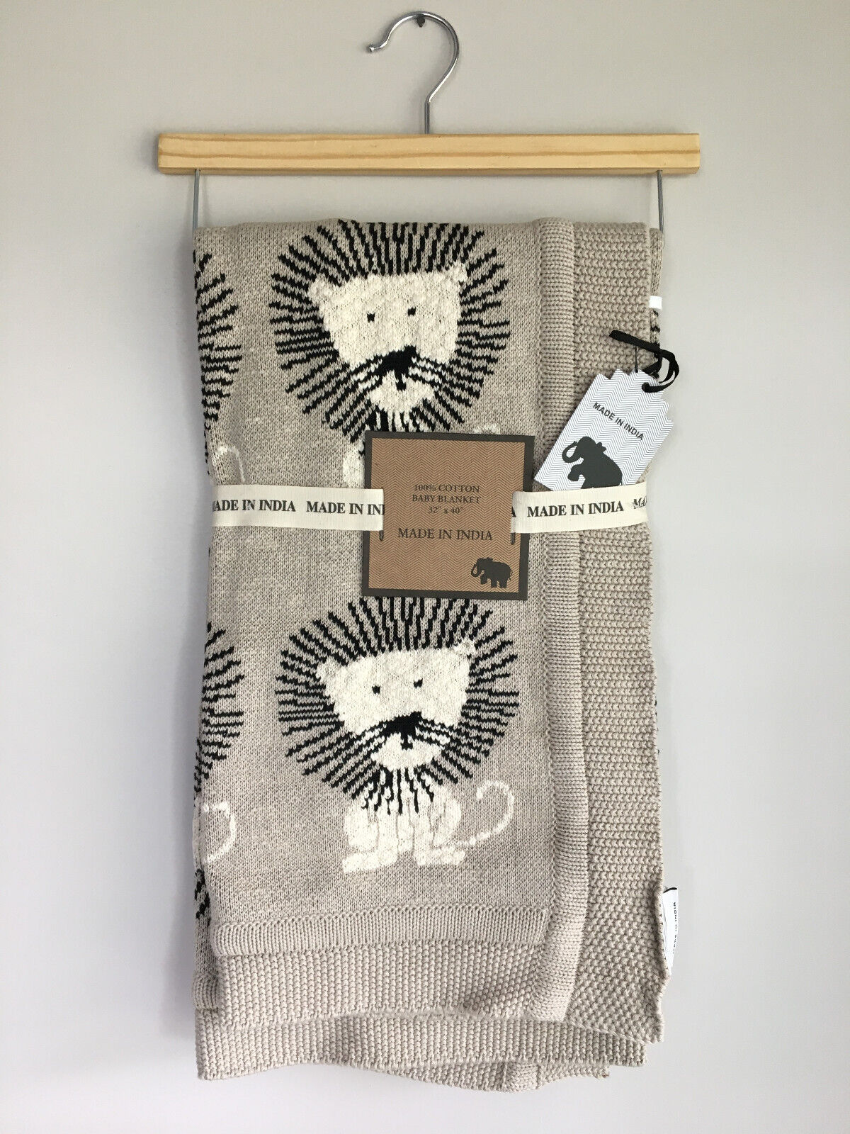 Grey Lots Of Lions Woven Knitted Baby Blanket Grey Lots Of Lions Woven Knitted Baby Blanket