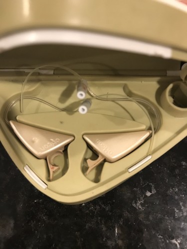 Oticon Delta? Hearing Aids w/ Batteries and Replacement Ear Buds