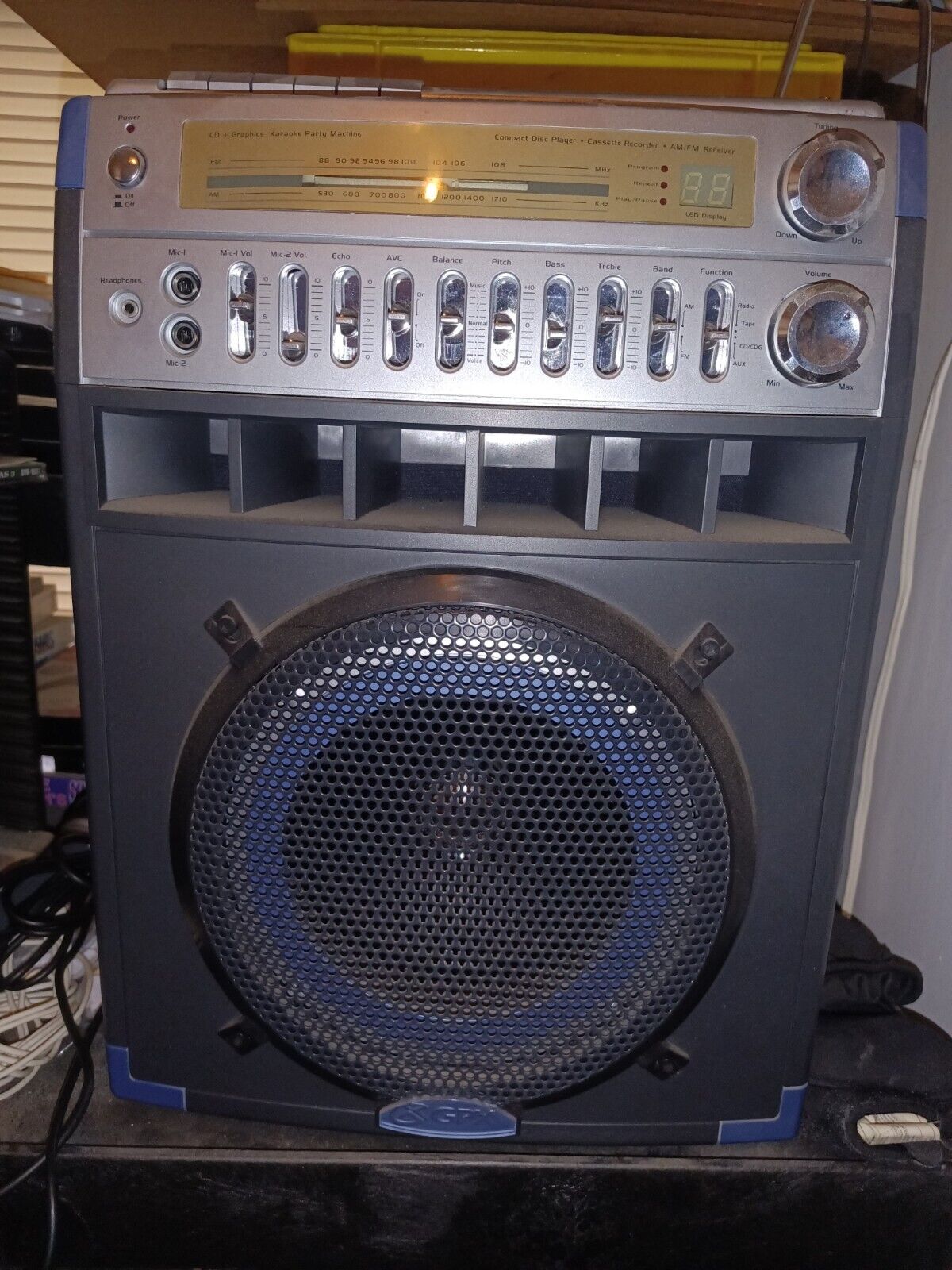 GPX Model C1480 Compact Disk Karaoke Party Machine With AM GPX Model C1480 Compact Disk Karaoke Party Machine With AM