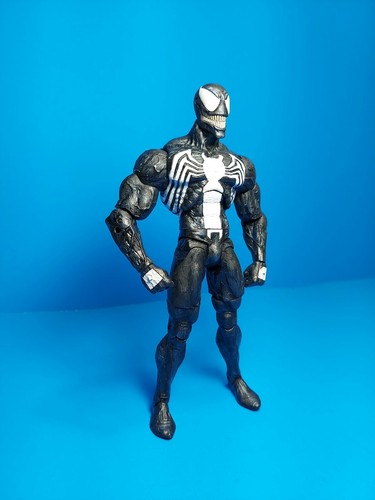 Marvel Venom Diamond Select about 8" in Collectors Edition Action Figure nice!