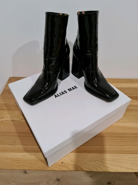 alias mae patent boots