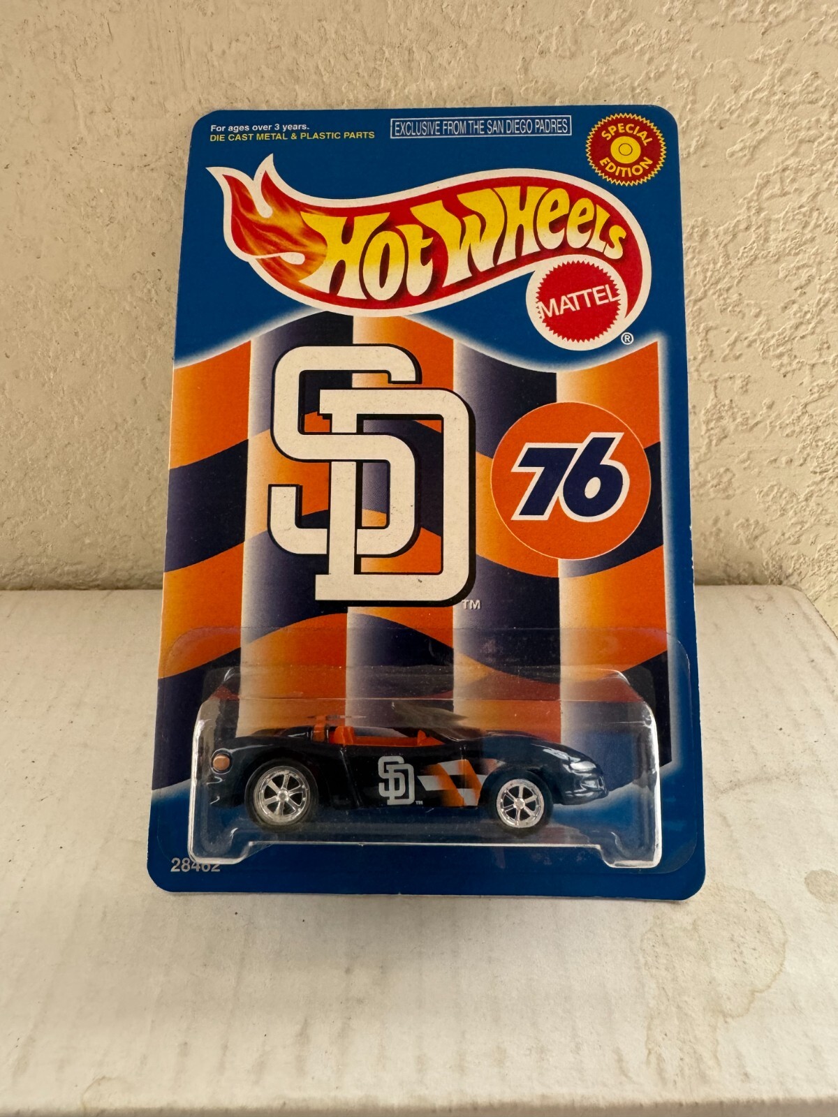 Hot Wheels San Diego Padres 76 Corvette Stingray Special