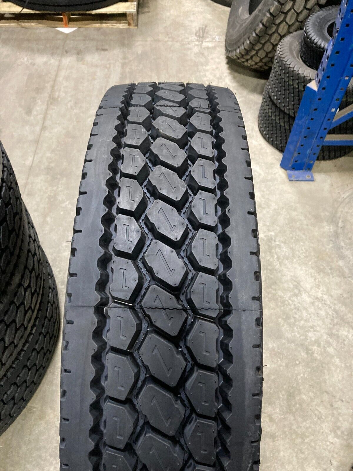4 New Tires 295 75 22.5 Double Coin Semi CSD RLB400 14 ply 4 New Tires 295 75 22.5 Double Coin Semi CSD RLB400 14 ply