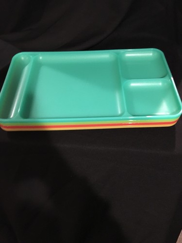 Tupperware Cafeteria Style Divided Dinner Lunch Trays  RARE