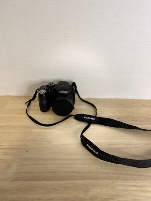 Fujifilm Finepix S1600 Digital Camera Black 12 MP SD Card Slot Flash Works Used
