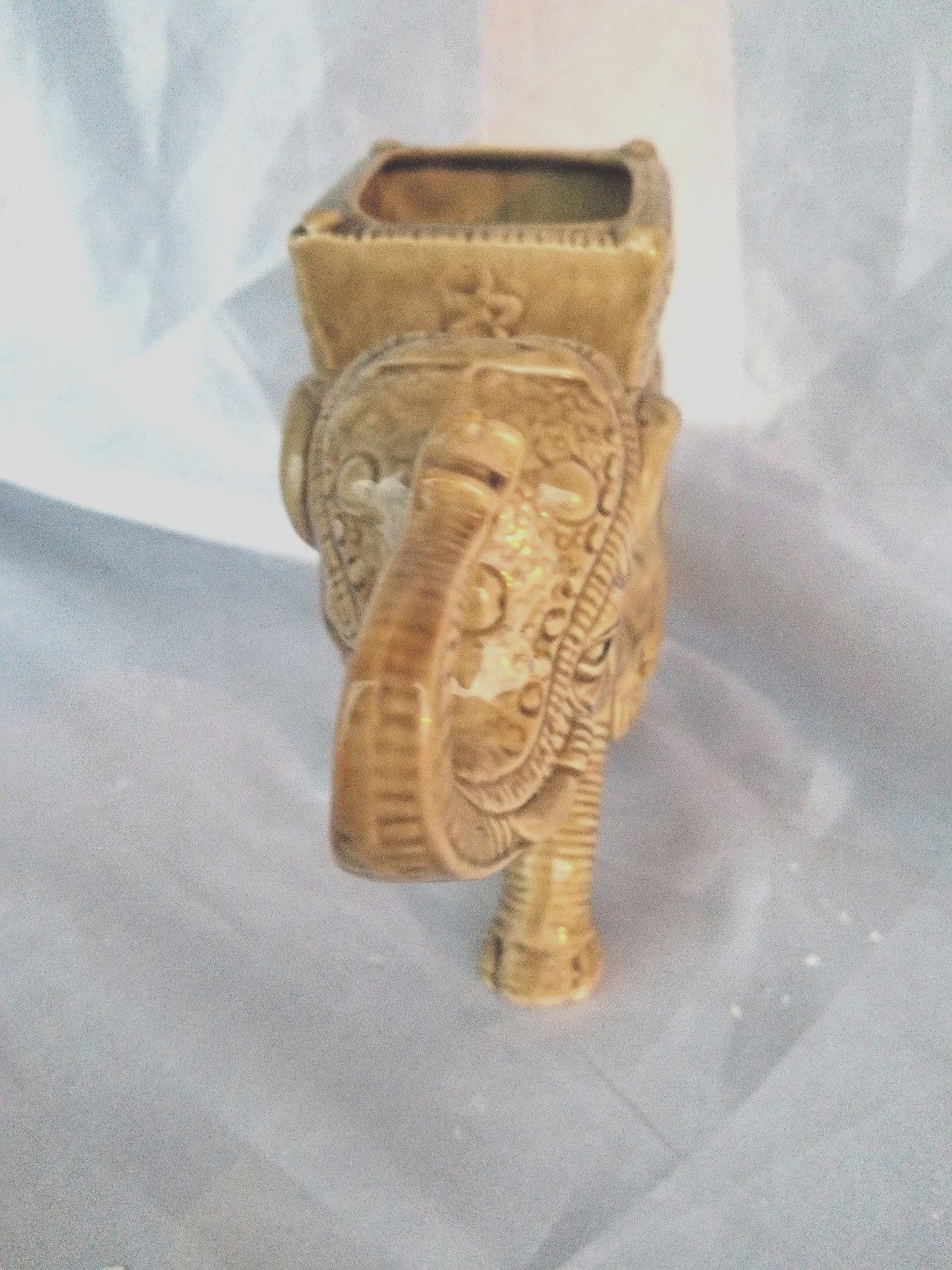 VINTAGE MCM  ELEPHANT PLANTER GOLD  TRUNK UP INDIA DRESS AND BASKET ON BACK