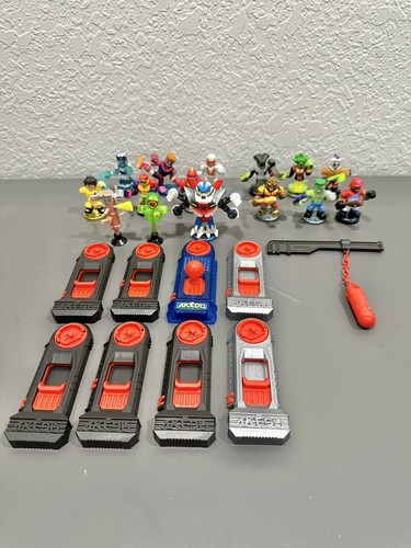 Akedo Ultimate Arcade Warriors Lot Of 8 Bases,13 Figs, & 3