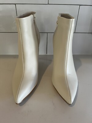 NEW BCBGeneration Cream Heel Boots Women's Size 8 NWOT