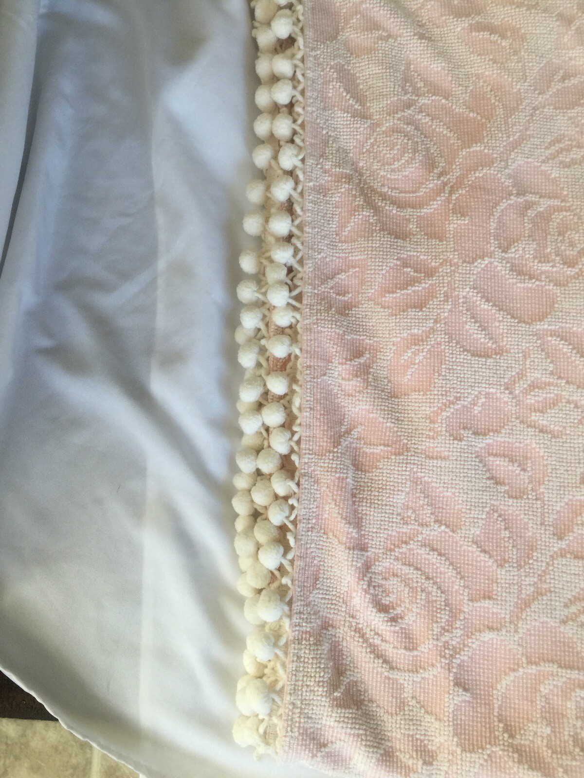 Vintage Candlewick Chenille Pale Pink & White Pom Pom Balls Full/Queen Bedspread