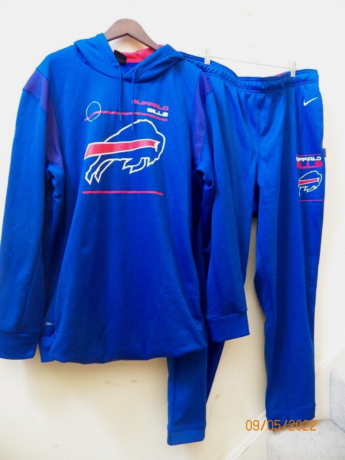 bills outlet nike sweatsuit