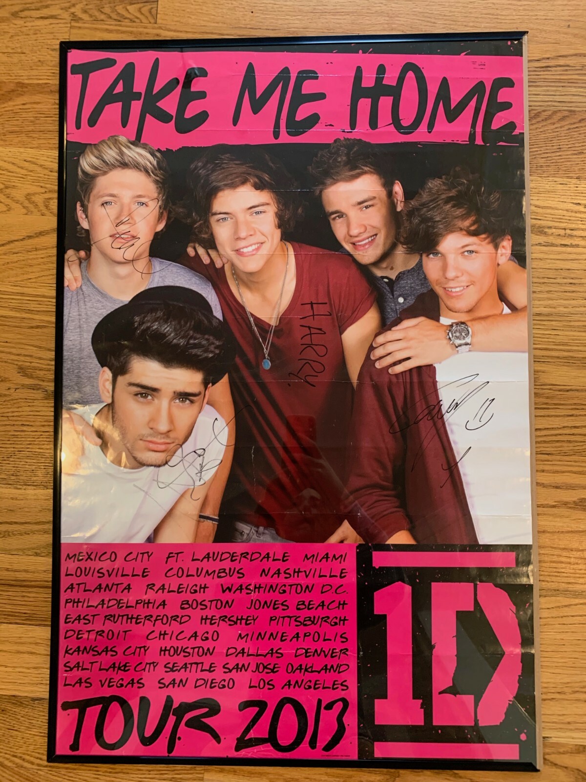 One Direction 　 オリジナル非売品ポスター  印刷サイン有 One Direction オリジナル非売品ポスター 印刷サイン有 2025年