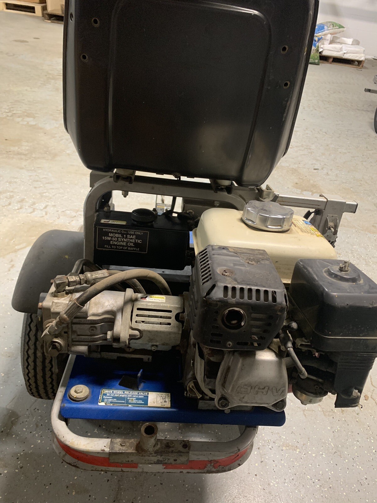 Graco LineDriver Ride-On Paint Striper Line Driver Honda GX Striping