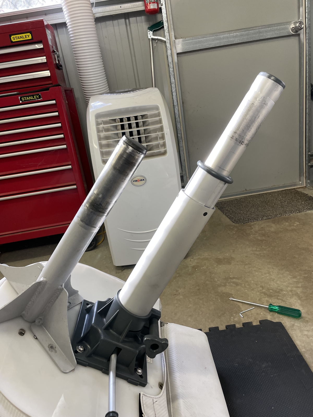 Quintrex / Stacer Boat Seat Pedestal Plug In Gas Lift & Suspension