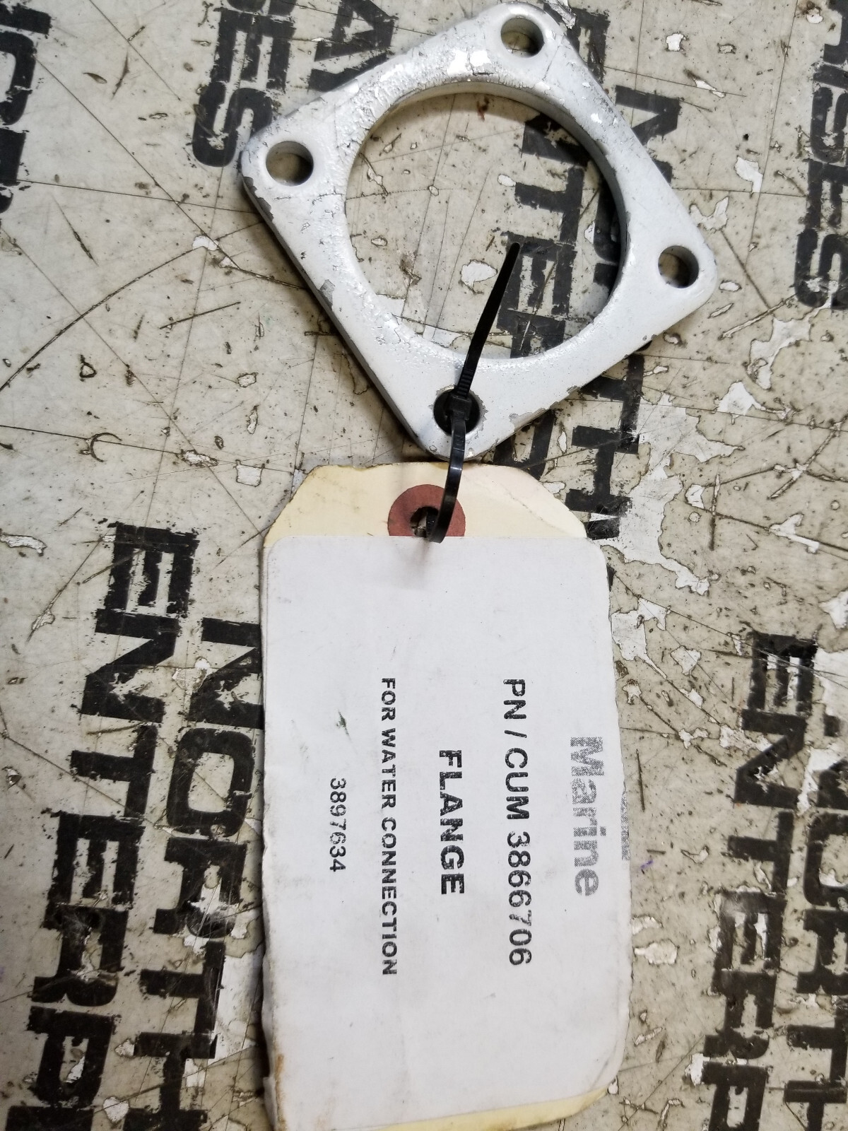 CUMMINS FLANGE 3866706 - Picture 1 of 2