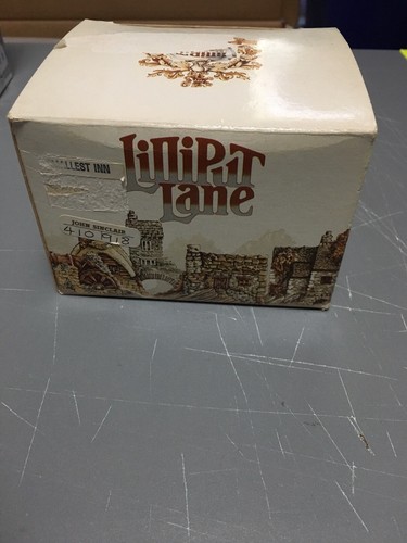 Vintage Lilliput Lane Smallest Inn Building Figurine w/Deed & Box