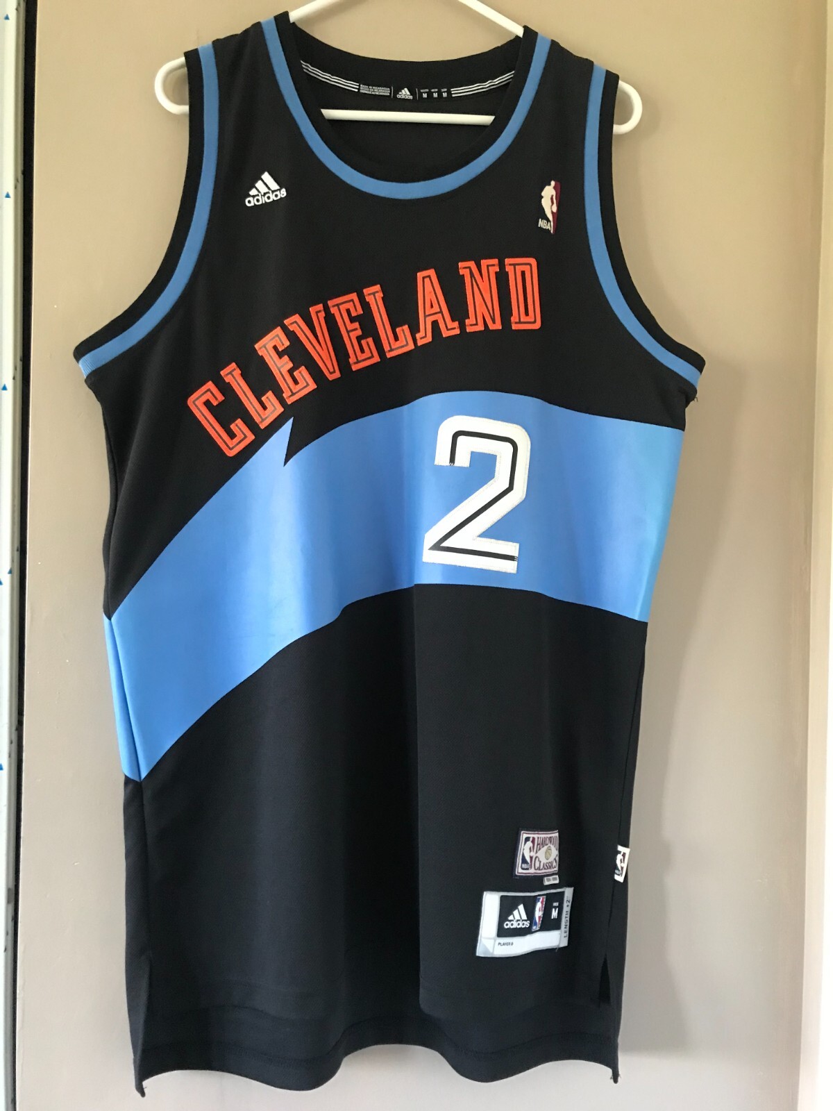 cleveland kyrie jersey