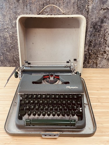 Working Vtg 1960s Olympia Typewriter SM3 De Luxe SM4 S Olive