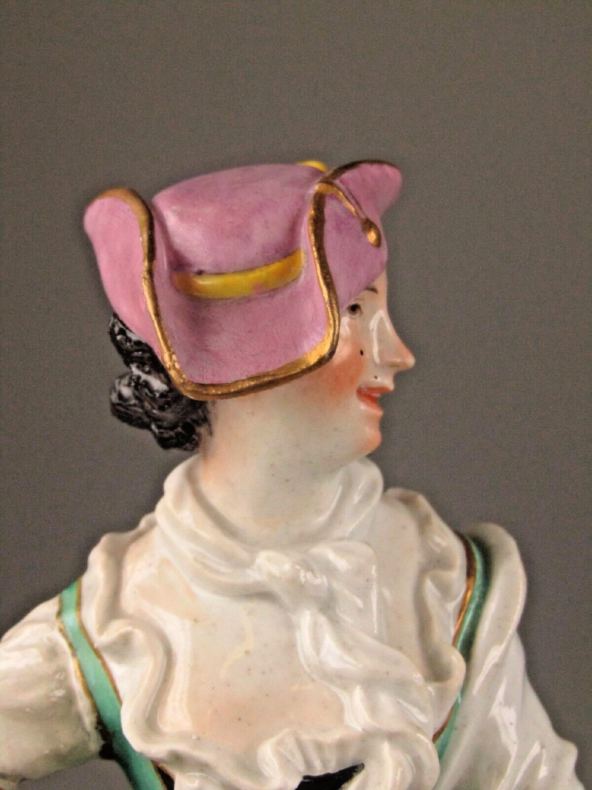 18th Century Amazing Meissen Large Porcelain 1750 Female shepherd with Birdcage