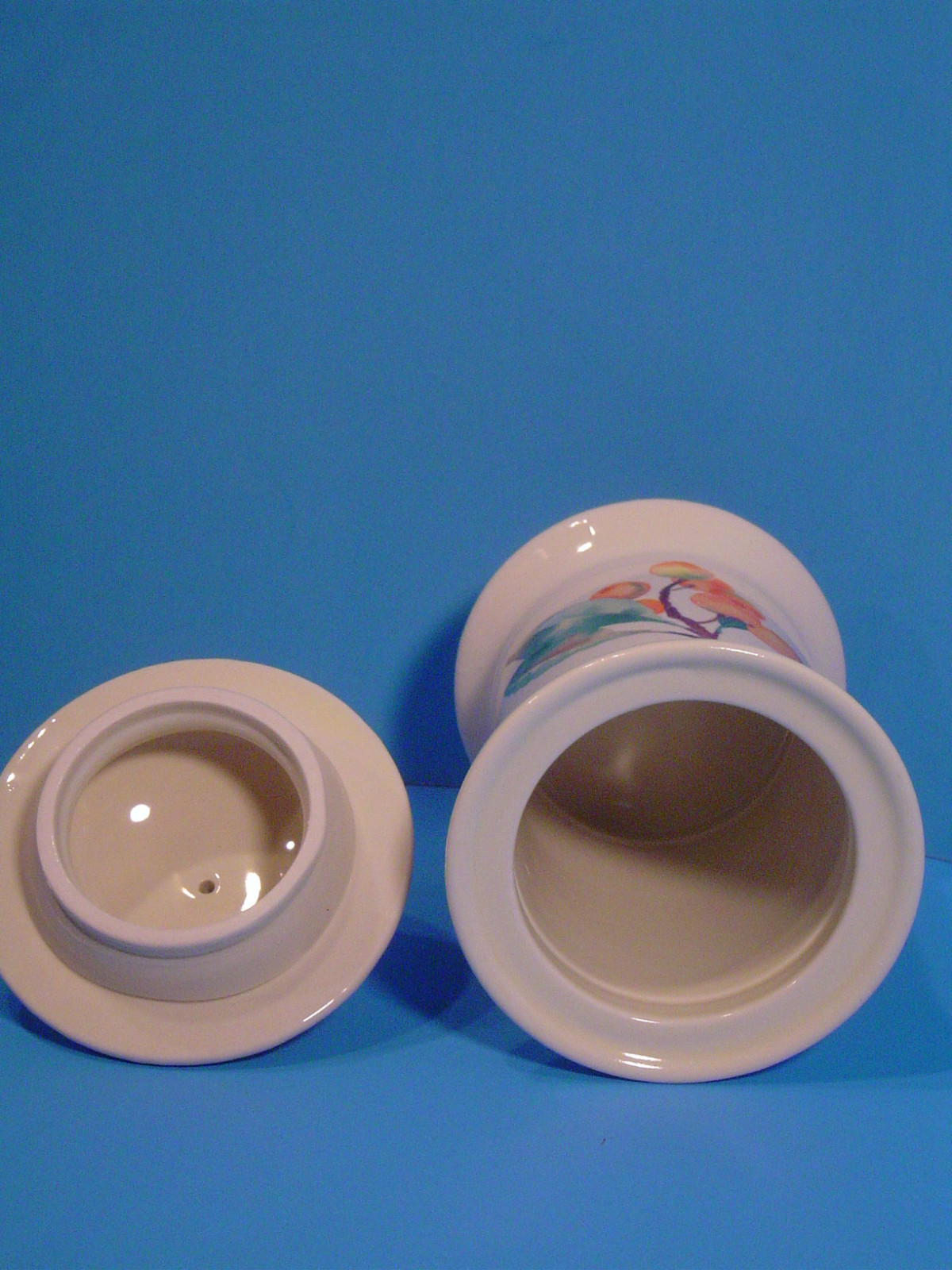 VINTAGE BEAUTIFUL GLASS FRUIT CANISTER