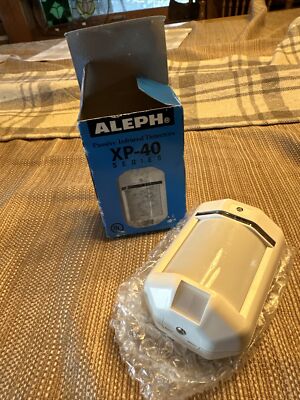 XP40 Passive Infrared Detector (Wall Mount, Pet Immunity/30 lbs 40 x 56) 