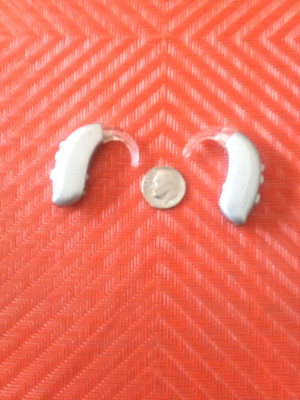 Pair PROGRAMMABLE DIGITAL HEARING AIDS  3 programs   SERIOUS / PROFOUND LOSS