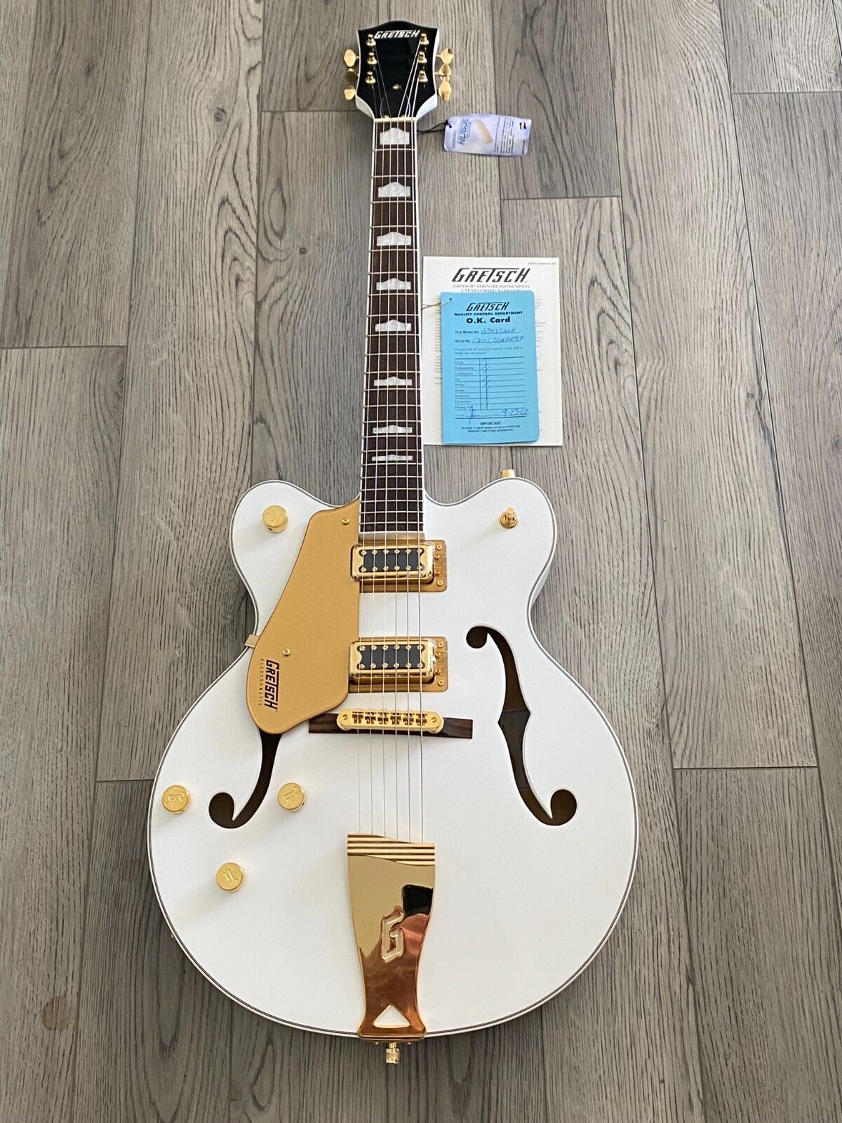 Gretsch G5422 Lefty Electromatic Hollow Electric Guitar in Gretsch G5422 Lefty Electromatic Hollow Electric Guitar in