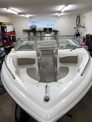 2003 Four Winns Freedom 180