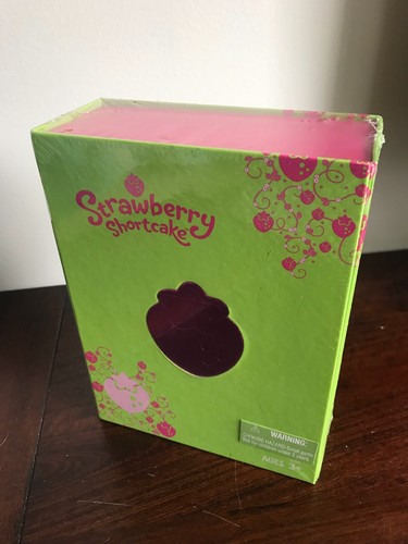 Comic Con Strawberry Shortcake Sealed Hasbro 2010