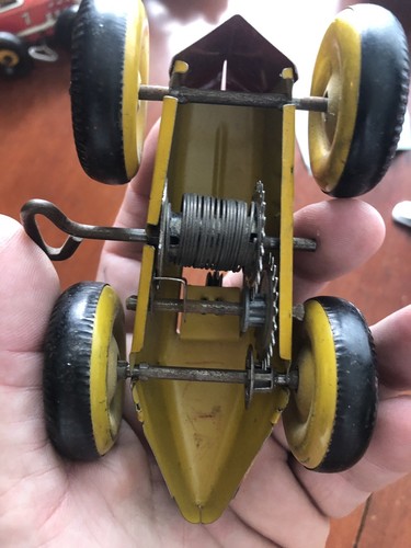 MARX TIN RACE CAR - VINTAGE TIN RACER _ OLD _WINDUP -- MARX RED Racer  #5