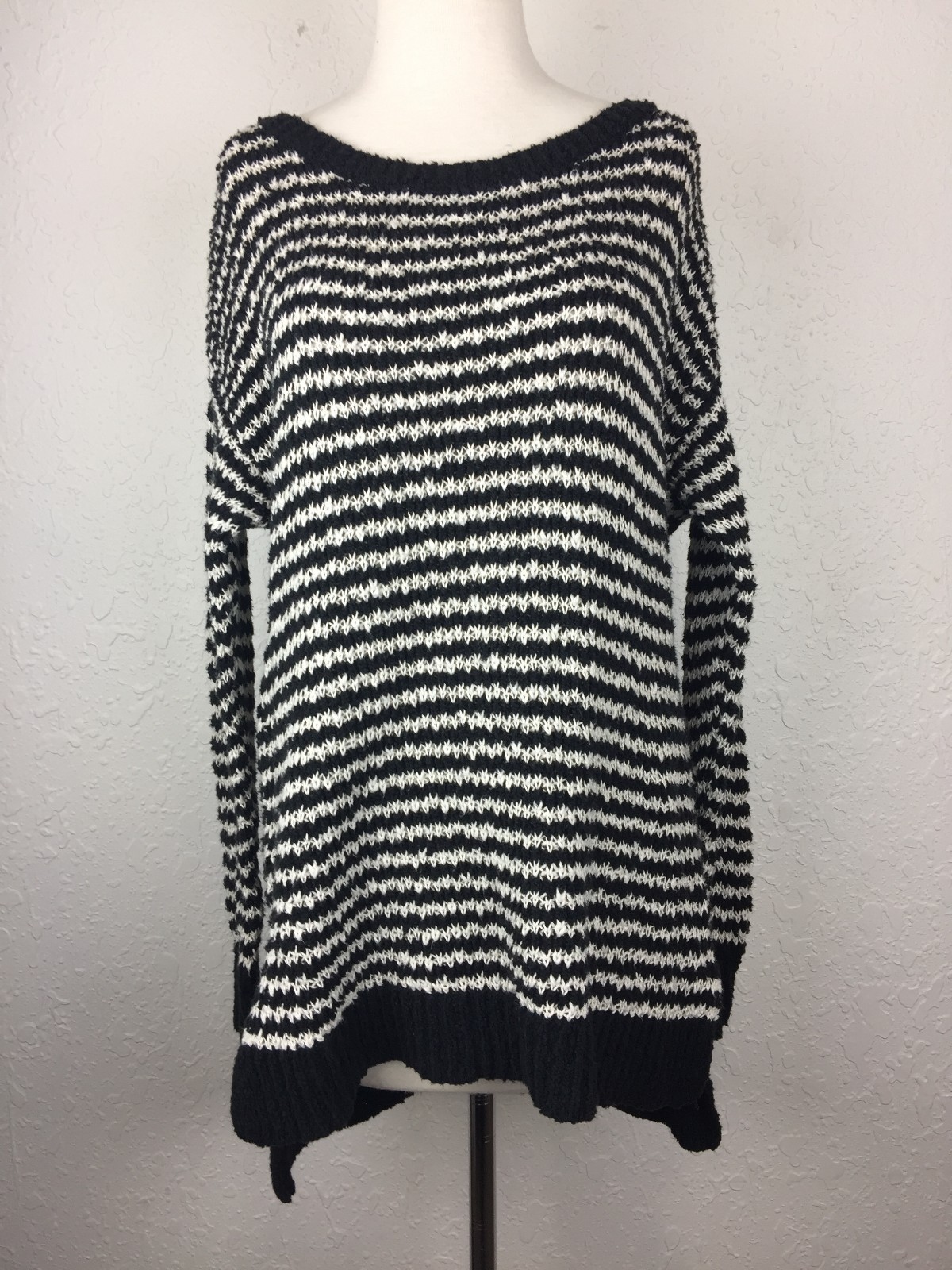 Liz Lange Maternity Size M Knit Navy White Striped Long Sleeve Tunic Sweater C3