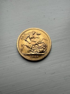 1966 Full Gold Sovereign Coin, Queen Elizabeth 2nd 22ct