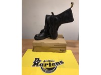 dr martens neilson 12 eye boot