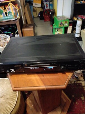 Sony MDS-JE520 Mini Disc Deck Recorder MiniDisc Player Powers On For Parts 