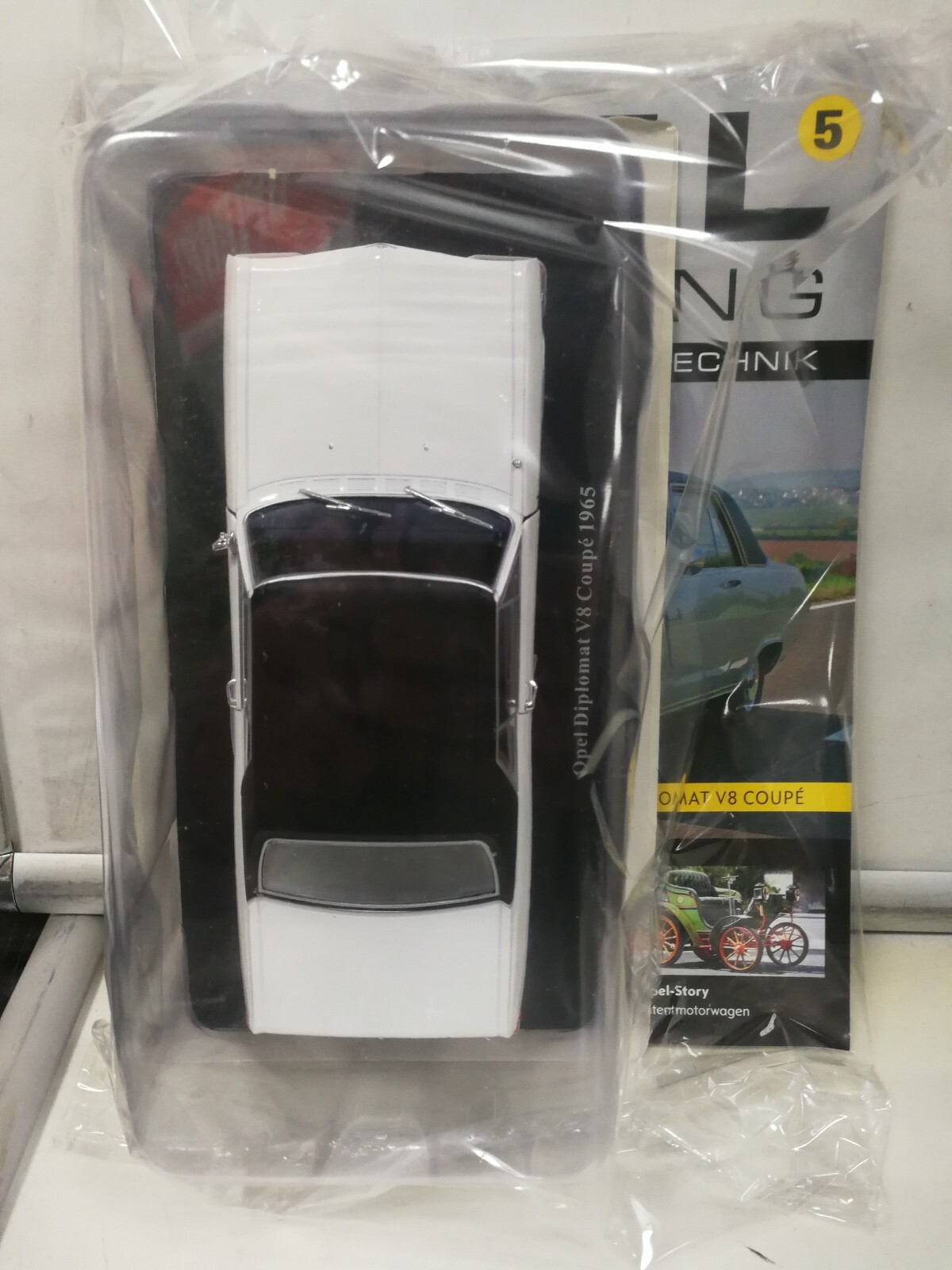 NEU hachette Opel Sammlung 1:24 Ausgabe Opel Diplomat V8 Coupe