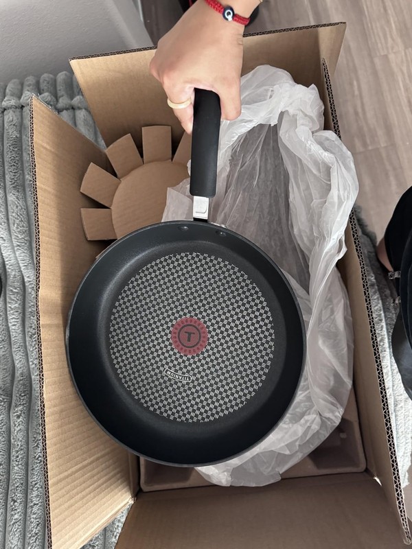 T Fal 12 Inch Hard Anodized Nonstick Fry Pan with Lid and Ther...