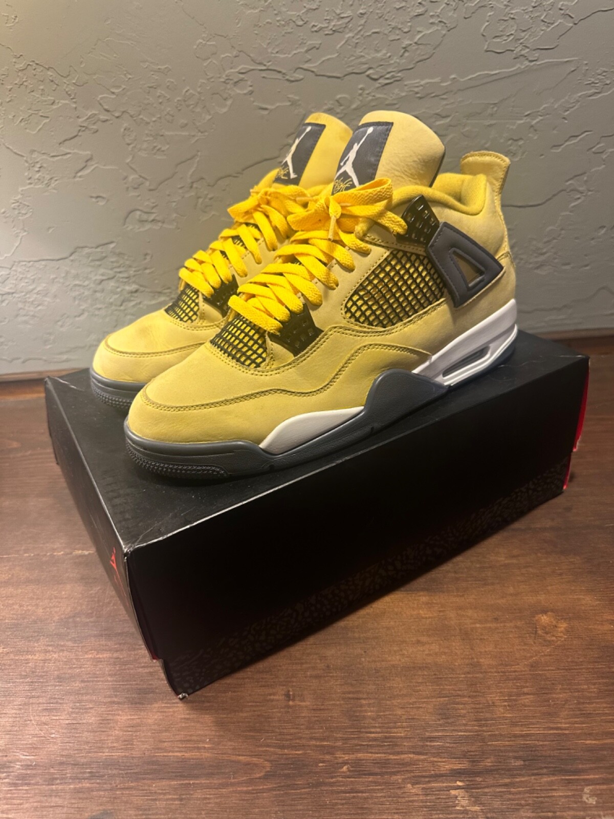 Nike Air Jordan 4 Retro Lightning 2021 Size 11.5 CT8527-700