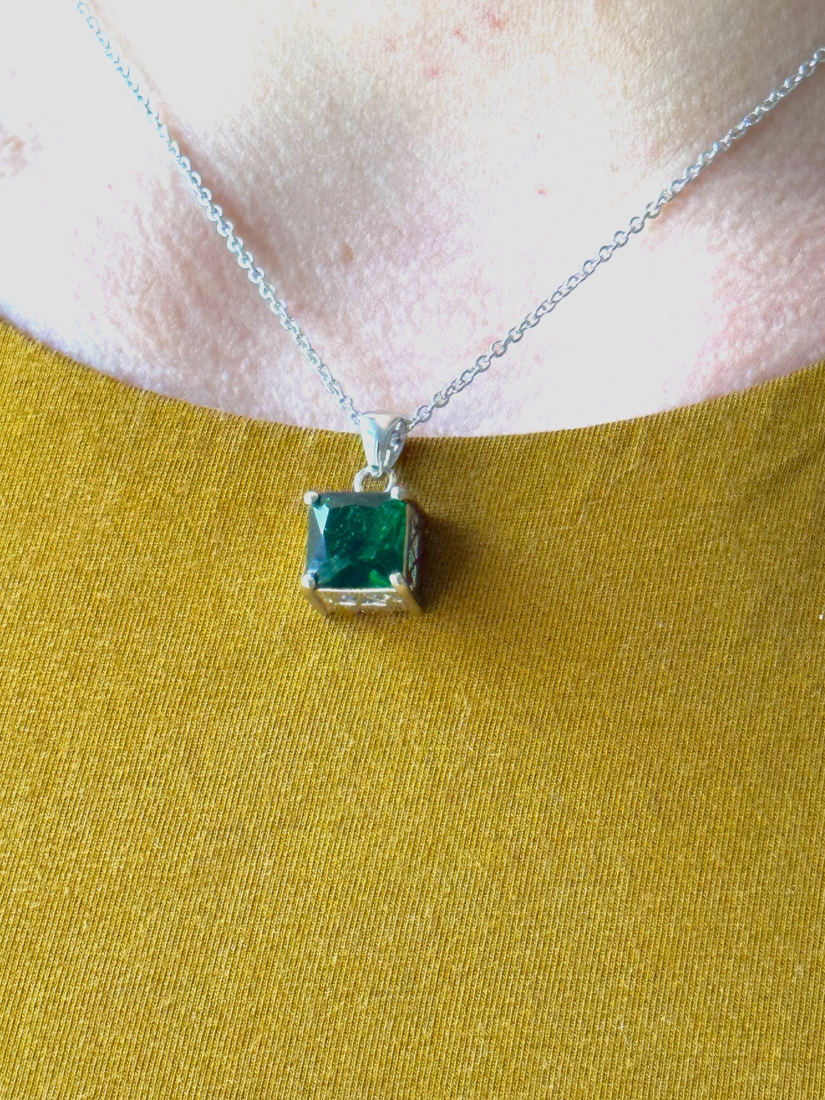 4.5 Ct Princes Green & Clear CZ Reversible Pendant Necklace
