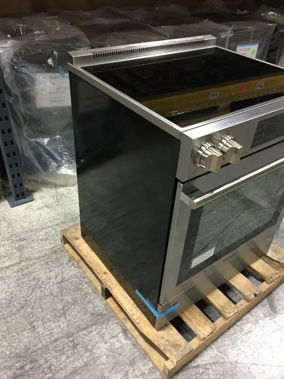 Blomberg  BERU30420SS 30 Inch Freestanding Electric Range - Stainless Steel