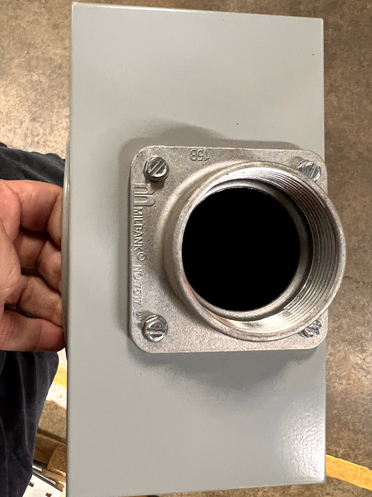 Milbank 100amp 1 Meter Socket, w/ GE/ABB brkr, RL, 1PH, Over, Nema3R, 17"x8"x5"