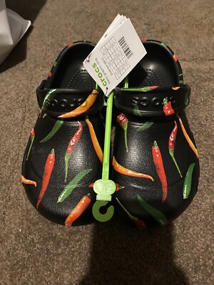 Crocs Bistro Chili Hot Pepper Slip Resistant Crocs Size M-4 W-6 Boating Chef
