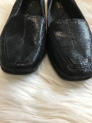 CLARKS COLLECTION SLIP-ON BLACK REPTILE FINISH SHOES  WOMEN'S SIZE 10w
