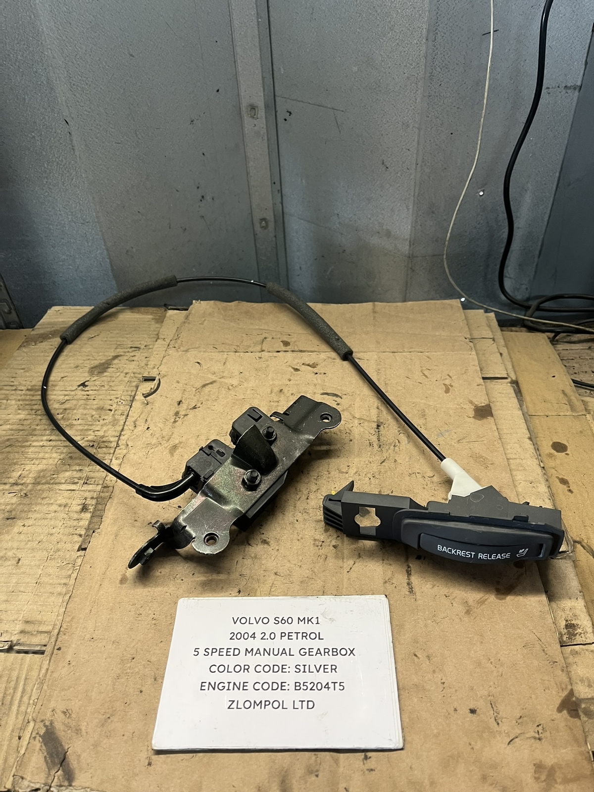 Volvo S60 Mk1 2004 2.0 Petrol - OS Rear Backseat Release Lock Assembly 9188721