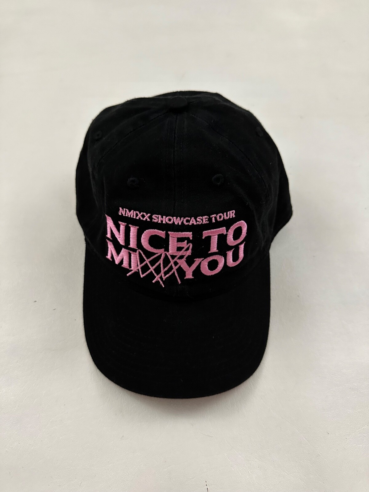 【KIMHEKIM】Tulle Label Cap Official NMIXX Tour Embroidered Black Graphic Baseball Hat