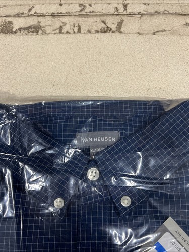 Van Heusen Classic Wrinkle Free Button Up Shirt, Men’s Size XL, Carbon Blue