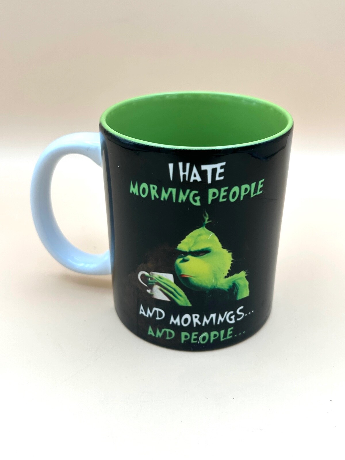 Tazza Grinch Umoristica Bianca | I Hate Morning People And Mornings And People | Capacità 0,33L | Ceramica Microonde/Lavastoviglie