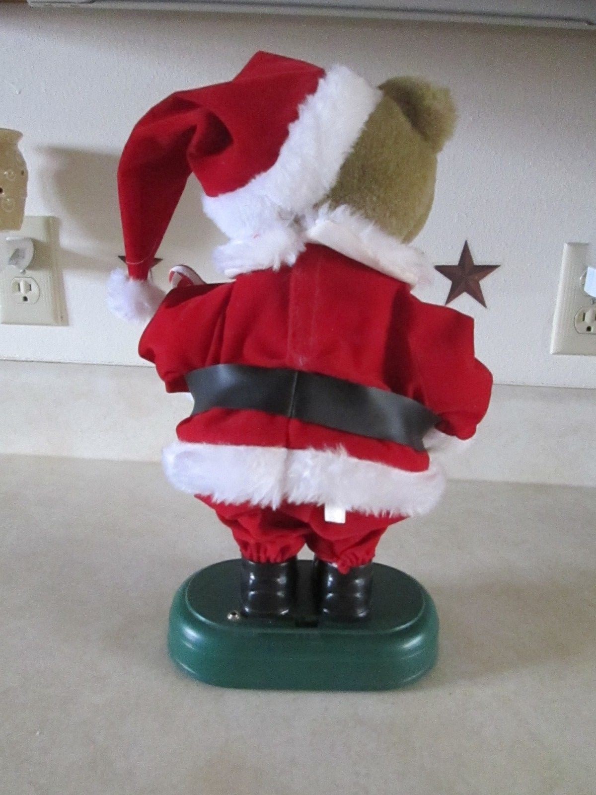 RARE VINTAGE Avon  ANIMATED MUSICAL SANTA TEDDY BEAR WITH CANDY CANE AND CANDLE