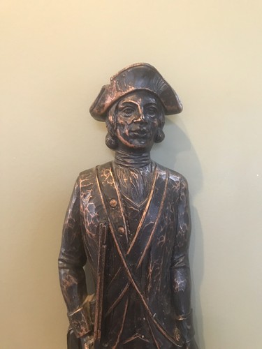 VINTAGE DART IND REVOLUTIONARY WAR SOLDIER PLAQUE, 1971