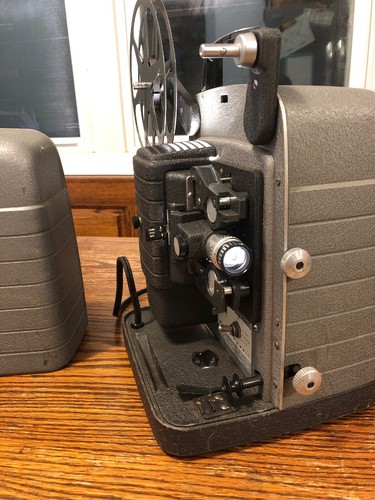 ?Vintage Bell & Howell Autoload 8MM Movie Projector Model 353 ? WORKS!!!